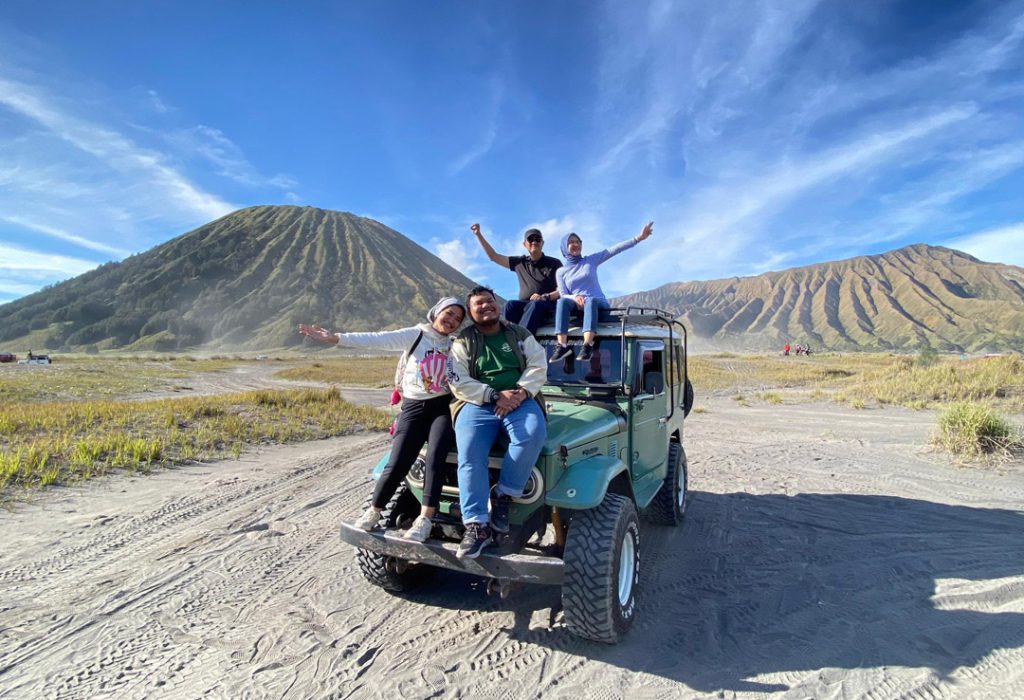 Private trip Jeep Bromo bersama keluarga dan rombongan sendiri